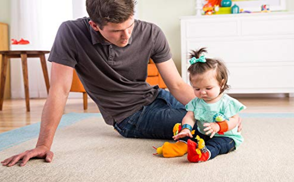 lamaze gardenbug foot finder and wrist rattle set